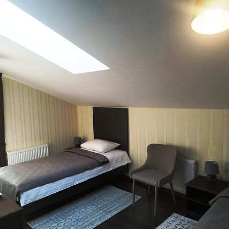 Hotel Business Apartments Dnipro Bagian luar foto