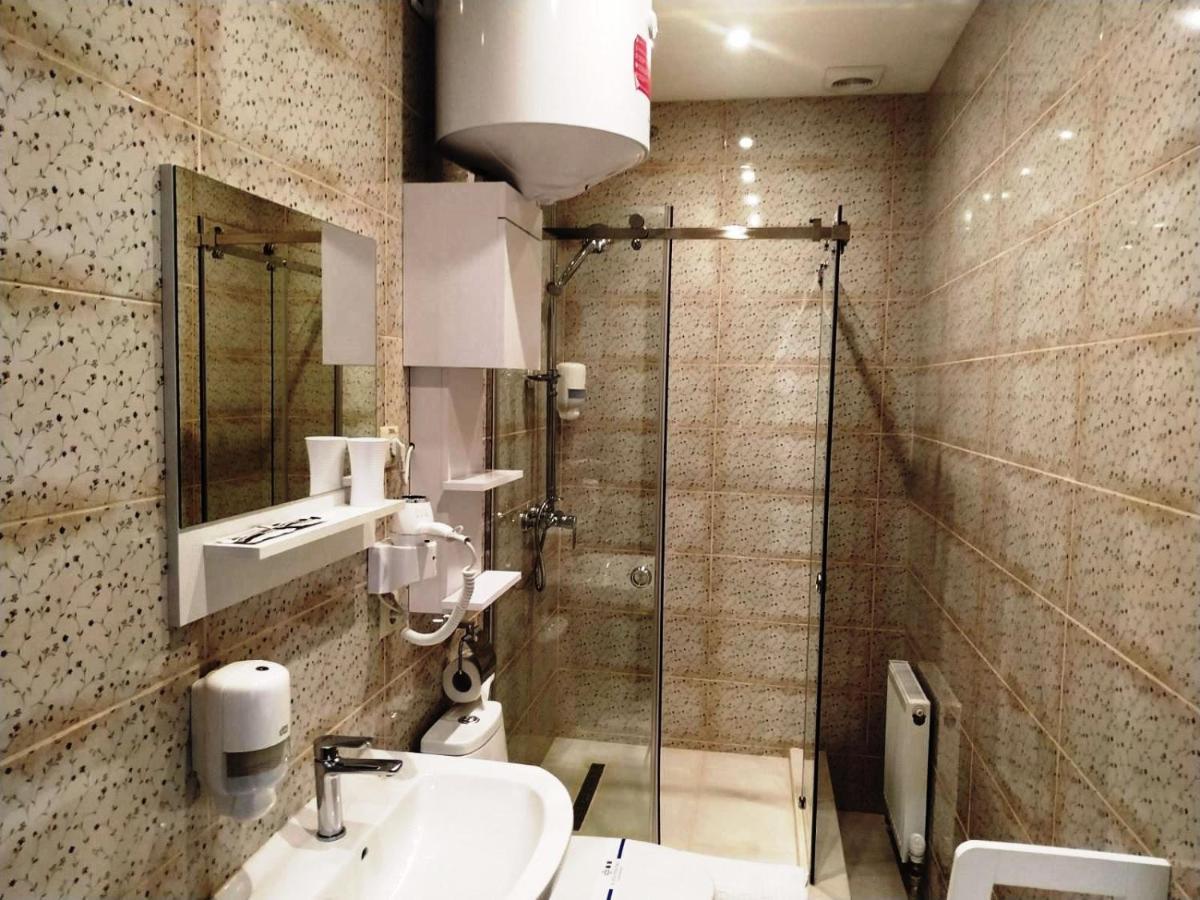 Hotel Business Apartments Dnipro Bagian luar foto