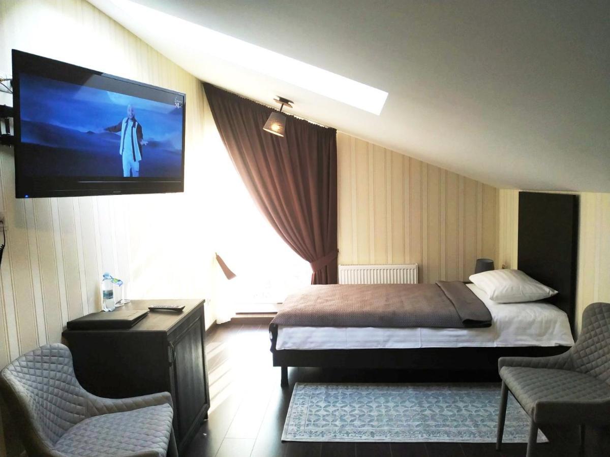 Hotel Business Apartments Dnipro Bagian luar foto